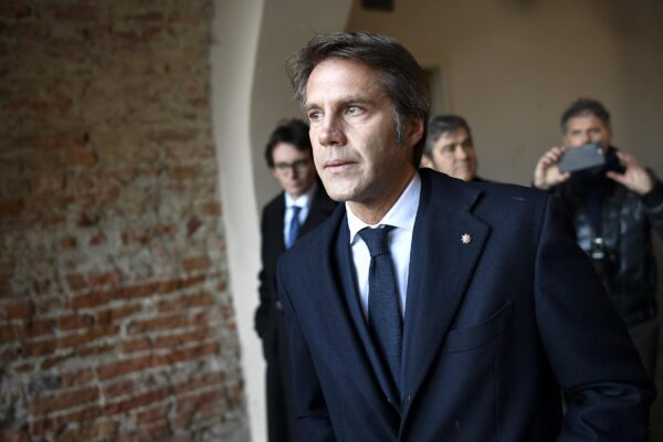 Foto Marco Alpozzi – LaPresse
18 12 2017 Vicoforte (Italia)
Cronaca
Vittorio Emanuele di Savoia, con la 
moglie e il figlio Emanuele Filiberto, insieme con la sorella Maria Pia, al Santuario di Vicoforte per rendere omaggio alla sepoltura di Vittorio Emanuele III e la Regina Elena.
Nella foto: Emanuele Filiberto di Savoia


Marco Alpozzi – LaPresse
December 18, 2017 Vicoforte (Italy)
News
Vittorio Emanuele di Savoia, with
wife and son Emanuele Filiberto, along with her sister Maria Pia, at Sanctuary of Vicoforte to pay homage to the tomb of Vittorio Emanuele III and Queen Elena.
In the pic: Emanuele Filiberto di Savoia