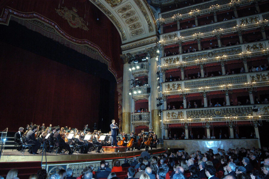 San Carlo, ira di De Luca sul direttore generale: e il governatore chiede aiuto a Muti