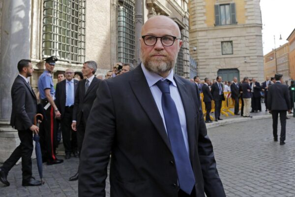 Foto LaPresse – Stefano Costantino
17/09/2016 Roma (ITA)
Cronaca
L’arrivo delle autorità alla camera ardente del Presidente Emerito della Repubblica Italiana, Carlo Azeglio Ciampi, allestita presso il Senato della Repubblica in Roma, Italia.
Nella foto: Filippo Nogarin

Photo LaPresse – Stefano Costantino
17/09/2016 Roma (ITA)

The arrival of the authorities to the funeral of the former President of the Italian Republic, Carlo Azeglio Ciampi, held at the Senate in Rome, Italy.
In the pic: Filippo Nogarin