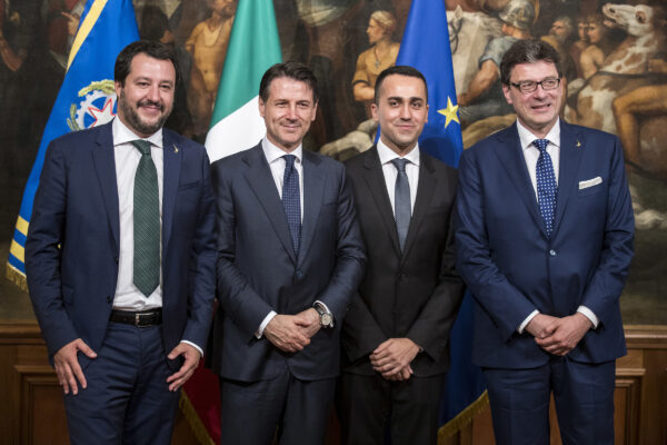 Foto Roberto Monaldo / LaPresse
01-06-2018 Roma 
Politica
Palazzo Chigi – Insediamento del Presidente del Consiglio Giuseppe Conte
Nella foto Matteo Salvini, Giuseppe Conte, Luigi Di Maio, Giancarlo Giorgetti

Photo Roberto Monaldo / LaPresse
01-06-2018 Rome (Italy)
Prime Minister Giuseppe Conte takes office in Chigi Palace
In the photo Matteo Salvini, Giuseppe Conte, Luigi Di Maio, Giancarlo Giorgetti