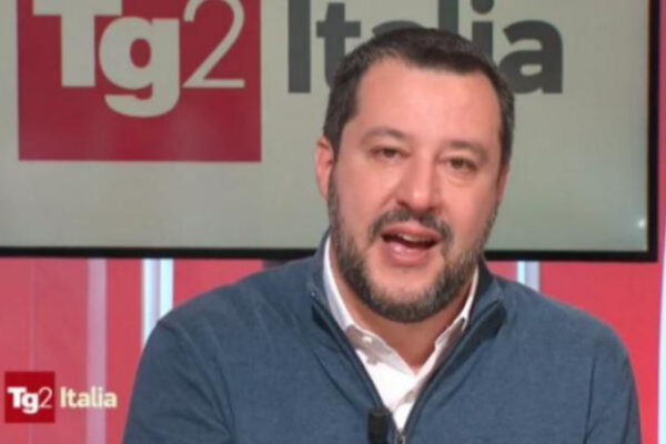 Tg2 come TeleSalvini, senza incarichi di governo ha più spazio di Draghi e Mattarella: “Uso da giornale di partito”