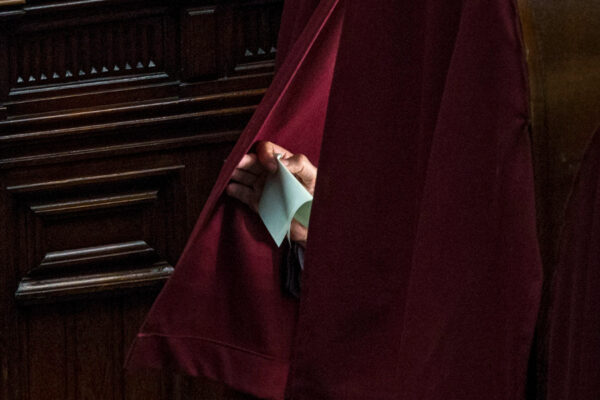 Come si elegge il presidente della Repubblica: massimo 200 ‘grandi elettori’ per lo spoglio e ‘catafalchi 2.0’