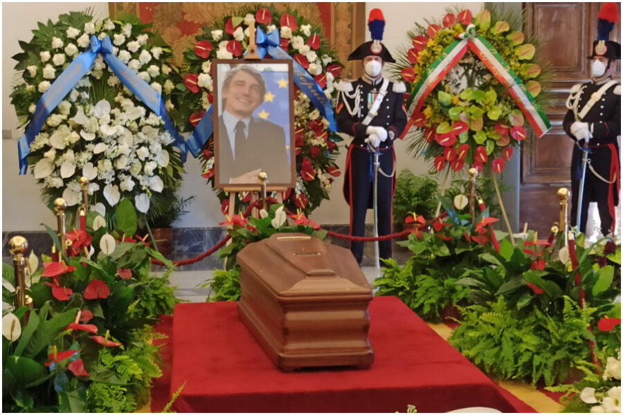 Roma saluta David Sassoli, tanti cittadini alla camera ardente del presidente del Parlamento Ue