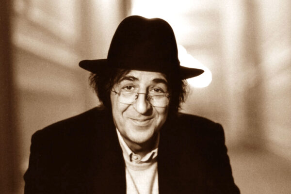 Ma cos’è la destra, cos’è la sinistra? Mix tra vittimismo e ribellismo e la ricerca di un nemico su cui scaricare i propri insuccessi Ma cos’è la destra, cos’è la sinistra? Mix tra vittimismo e ribellismo e la ricerca di un nemico su cui scaricare i propri insuccessi