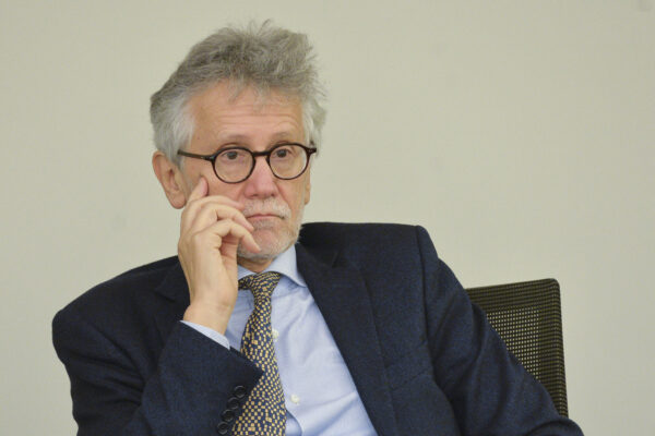 Intervista a Piero Ignazi: “Berlusconi al Quirinale? Ci crede solo lui. Decideranno Salvini, Conte e Letta” Intervista a Piero Ignazi: “Berlusconi al Quirinale? Ci crede solo lui. Decideranno Salvini, Conte e Letta”