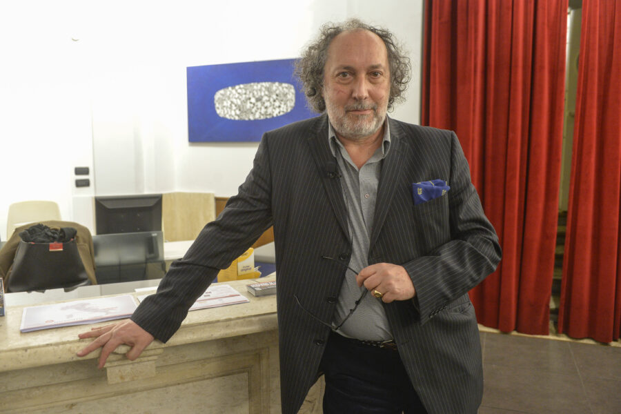 Mi sono candidato al Quirinale per dare un po’ di colore nella mediocrità