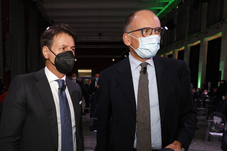 Pd e 5 Stelle contro i voltagabbana, ma sono solo ribelli che contestano il potere del capo