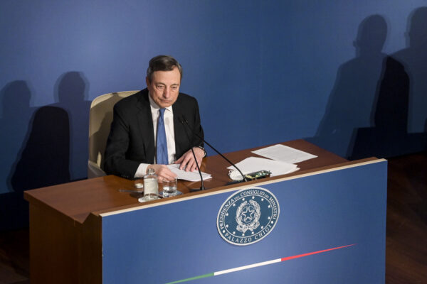 I partiti scaricano Draghi, l’unità nazionale è un bluff