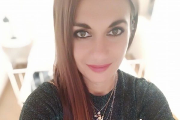 Chiara picchiata e rapinata sotto casa, lo sfogo della dottoressa: “Napoli invivibile, cattiveria agghiacciante”