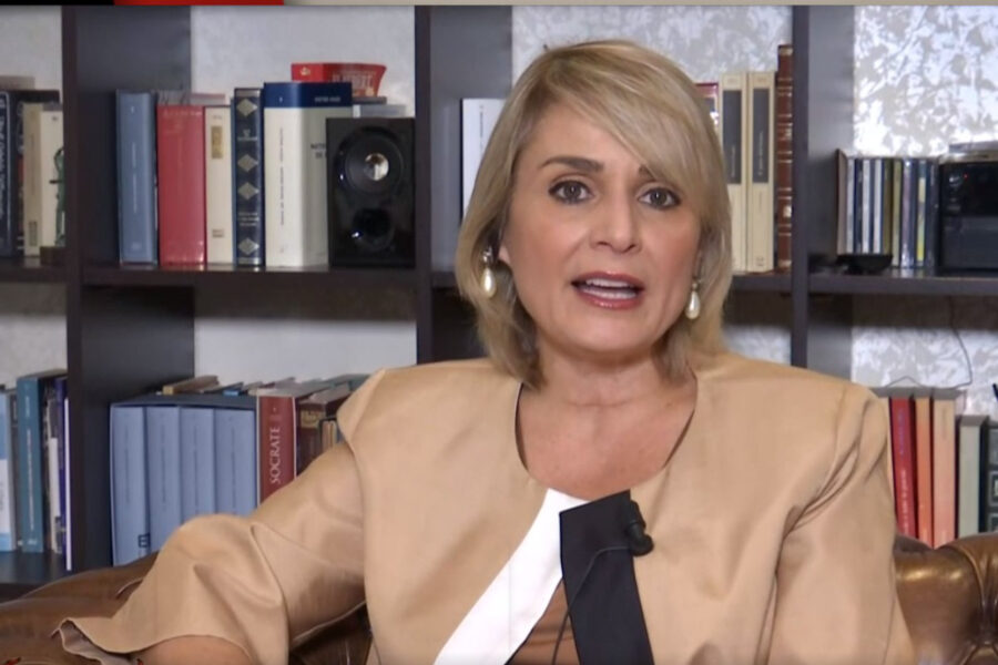 Sotto scorta l’immunologa Antonella Viola, minaccia no vax con proiettile: “Clima d’odio inaccettabile”