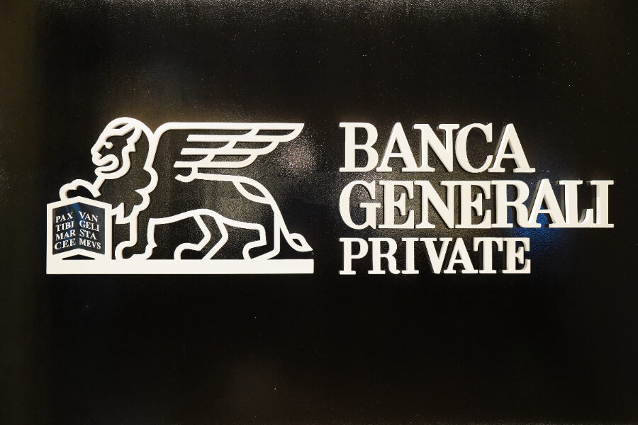 Generali contese: finanza in fermento, governo immobile