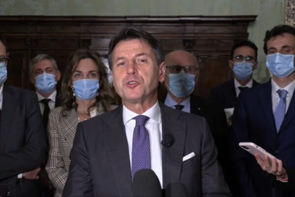 Conte chiude l’Aventino grillino in Rai, finisce l’autoesilio dei 5 Stelle in ottica Quirinale: “Torniamo in tv”