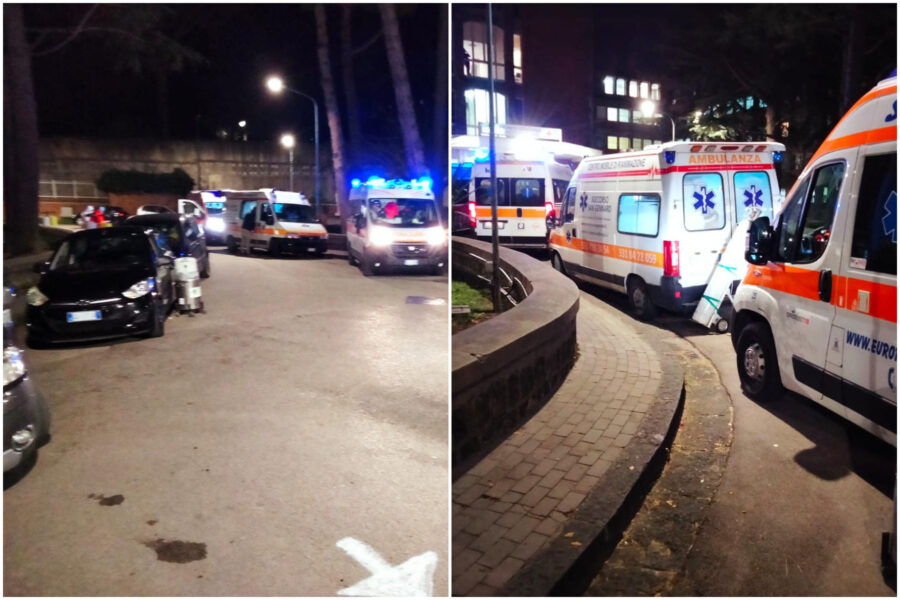 Ambulanze e auto in coda al Cotugno, i sanitari del 118 ai no vax: “Non è terrorismo, venite a vedere”