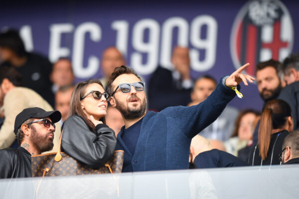 Foto Massimo Paolone/LaPresse 
22 settembre 2019 Bologna, Italia 
sport calcio 
Bologna vs Roma – Campionato di calcio Serie A TIM 2019/2020 – stadio Renato Dall’Ara
Nella foto: Cesare Cremonini con la fidanzata

Photo Massimo Paolone/LaPresse 
September 22, 2019 Bologna, Italy 
sport soccer 
Bologna vs Roma – Italian Football Championship League A TIM 2019/2020 – stadio Renato Dall’Ara stadium
In the pic: Cesare Cremonini with his girlfriend