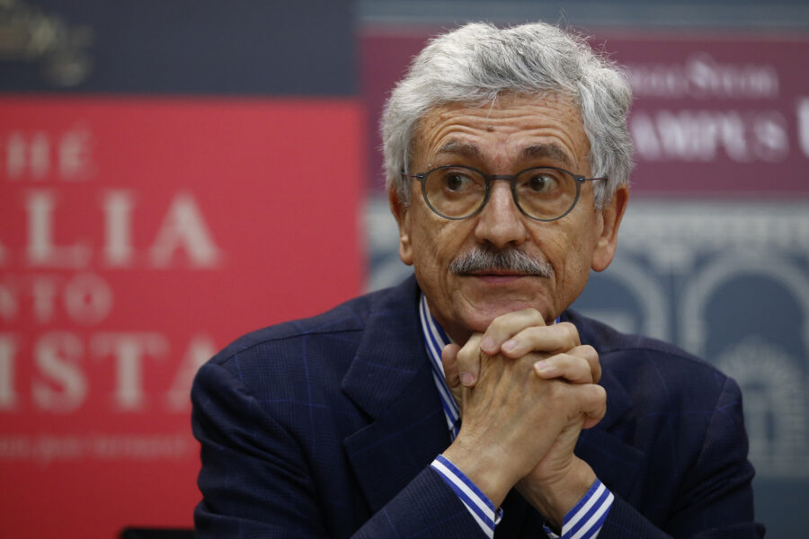 Foto Vincenzo Livieri – LaPresse 
09-12-2019 – Roma
Politica
Presentazione del libro di Bruno Vespa “Perché l’Italia diventò fascista”. Nella foto Massimo D’Alema

Photo Vincenzo Livieri – LaPresse 
09-12-2019 Rome
Politics
Presentation of the Bruno Vespa’s book. In the picture Massimo D’Alema