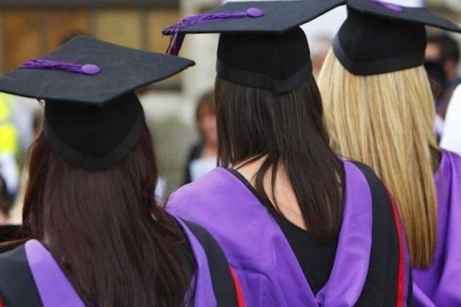 Donne brave e ambiziose, si laureano prima ma hanno stipendi più bassi degli uomini