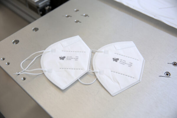 STABILIMENTO MONTALBANO PROTECTION FABBRICA IMPIANTO DI PRODUZIONE MASCHERINE MACCHINARIO MACCHINARI MACCHINA MACCHINE LAVORAZIONE TNT FFP2 KN95 INDUSTRIA