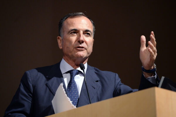 Chi è Franco Frattini, la ‘carta’ di Salvini (e Conte) per il Quirinale: l’ex ministro in ascesa nella rosa dei candidati
