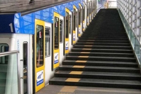 Dramma in funicolare, uomo muore per un malore: attimi di panico tra i passeggeri