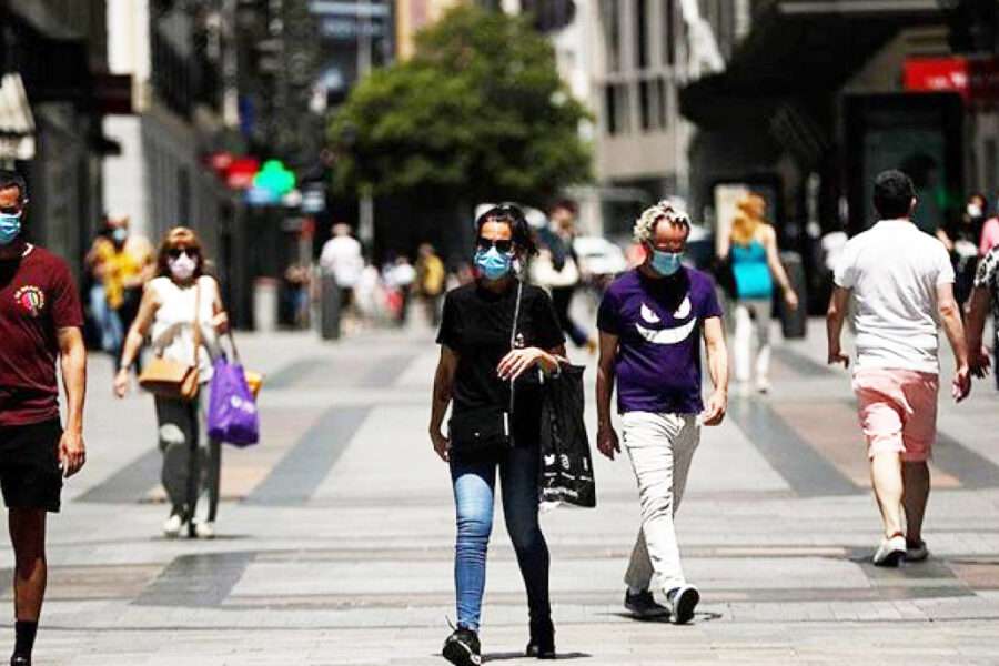 Quarta dose agli over 60, il piano anti-Covid del governo per la nuova ondata di Omicron 5