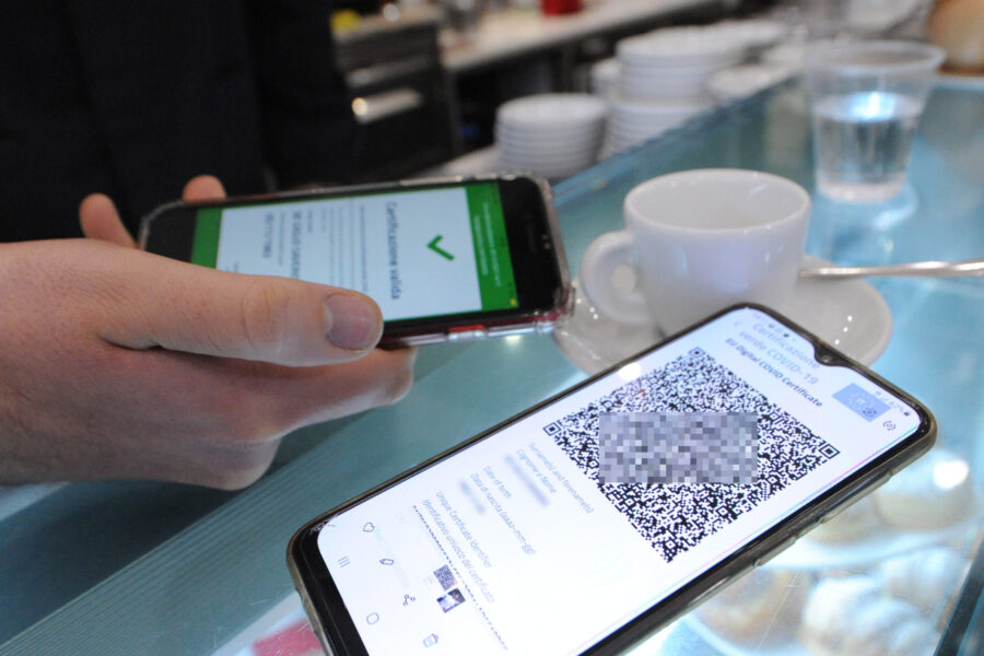 Certificato di guarigione dal covid e green pass: il fine isolamento scatta in automatico