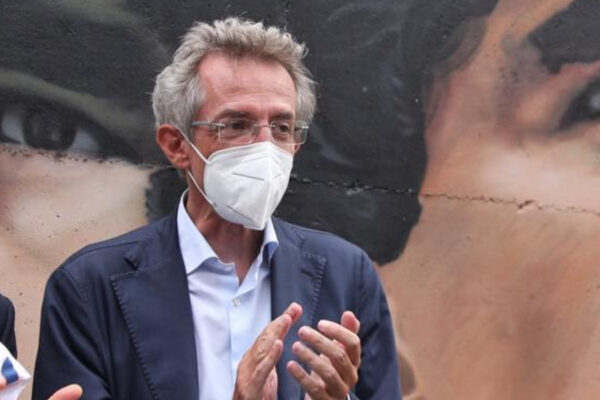 Manfredi e il concetto di normalità: ma Napoli non è una città della bassa pianura lombarda