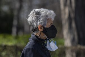 Posso riprendere il Covid dopo guarigione? I casi di reinfezione aumentano, ma “l’aiuto arriva dalle cellule T”