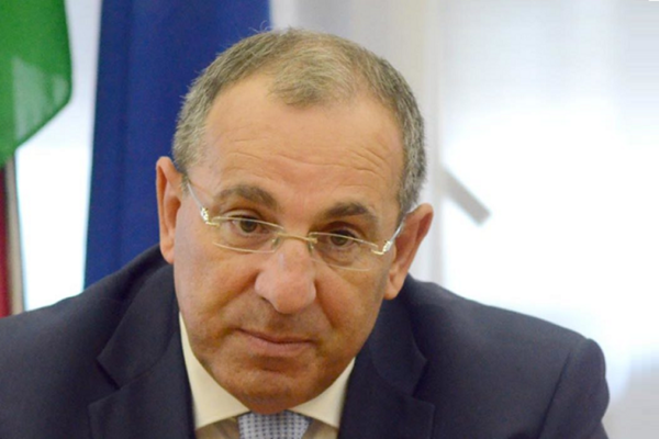 “La moglie sfruttava i braccianti, anzi no”. Giravolta del gip ma intanto il prefetto Michele Di Bari si è dimesso…