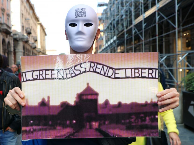 Giornata della Memoria, il ricordo della Shoah infangato da No Vax e No Green Pass