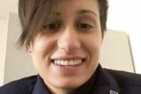 Sissy Trovato Mazza, la poliziotta morta dopo un colpo di pistola in ascensore: “Qualcuno le cancellò i messaggi dal pc”