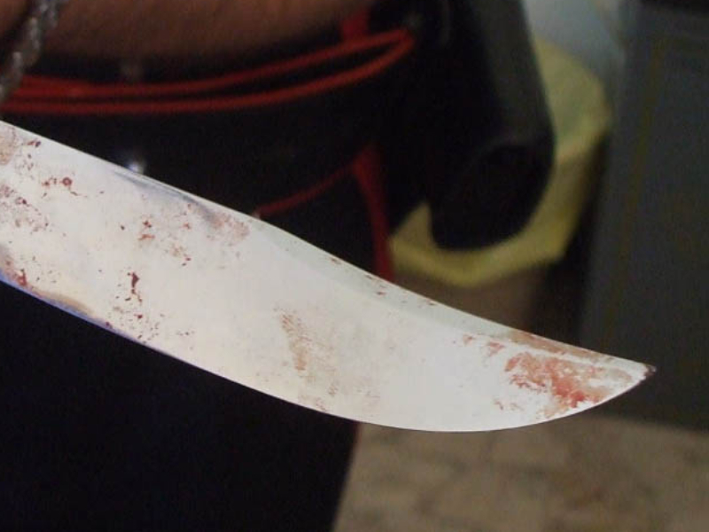 Ferita dal marito con una spada, donna in gravissime condizioni in ospedale