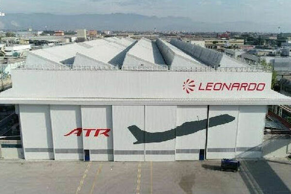 Caso Leonardo, c’è l’accordo tra sindacati e azienda: salvi 4400 operai “ma la Regione faccia di più”