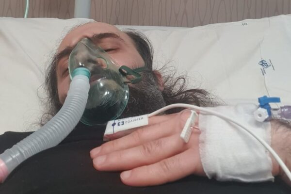 Chi è Ugo Fuoco, no vax napoletano denunciato per il post sulla morte di Sassoli: ricoverato per Covid