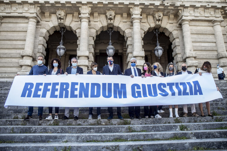 Pm e giornali, l’asse di potere che silenzia i referendum