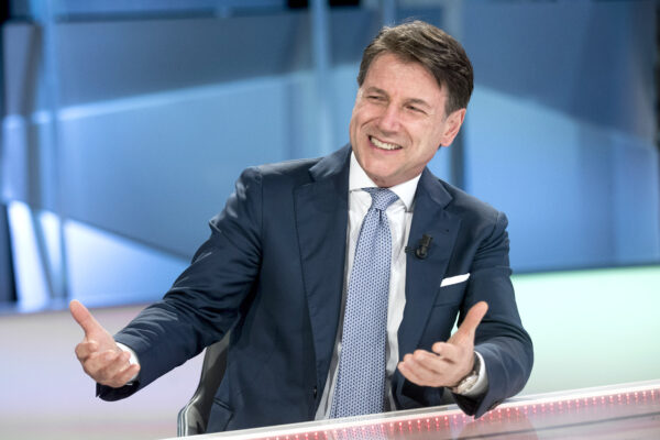 Ombre e misteri di Giuseppe Conte: i rapporti dell’avvocato del popolo coi servizi segreti
