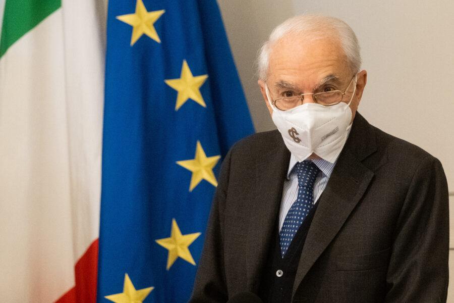 “I quesiti su cannabis ed eutanasia scritti male”, Amato dice il falso e i giornalisti si inchinano