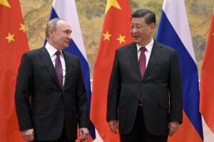 Guerra in Ucraina, la Cina vuole la pace e mette alle strette Putin: “O scappi o bomba nucleare”