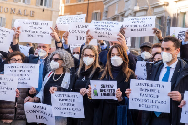 Incremento delle bollette, come ridurre i costi dell’energia