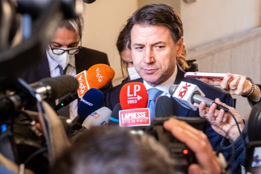 Trasformismo e potere, Conte impeccabile rappresentante del “carattere nazionale”