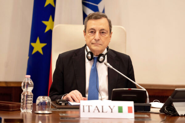 Draghi duro con la Nato e lancia il piano energetico a base di carbone