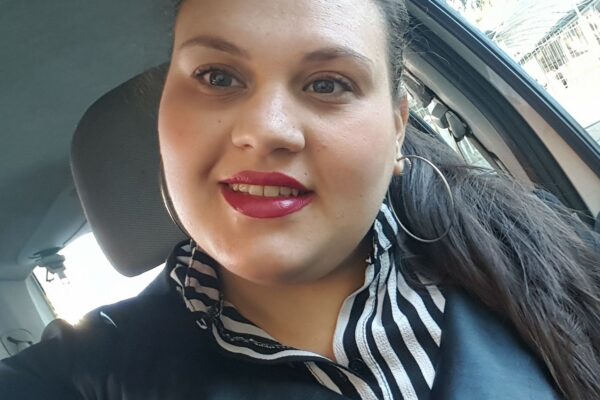 Giovane mamma finisce in coma dopo bypass gastrico: preghiere per Angela, famiglia denuncia