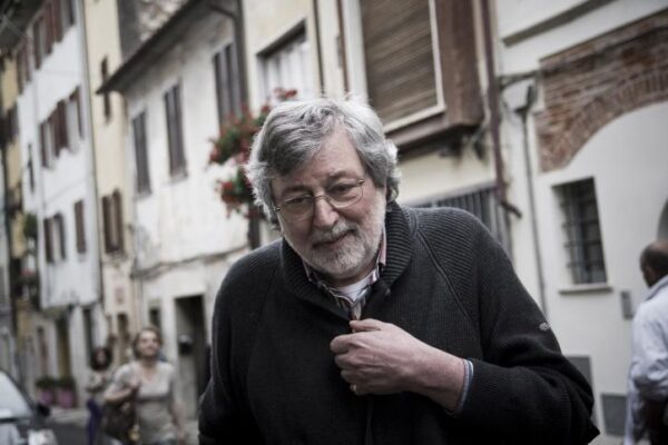 ITALY. Pietrasanta, Lucca. 9th June 2013. During the "ANTEPRIME" festival 2013. The Italian singer Francesco Guccini./ITALIA. Pietrasanta, Lucca. 9 giugno 2013. "ANTEPRIME – Ti presento il mio nuovo libro 2013". Il cantante Francesco Guccini. LaPresse