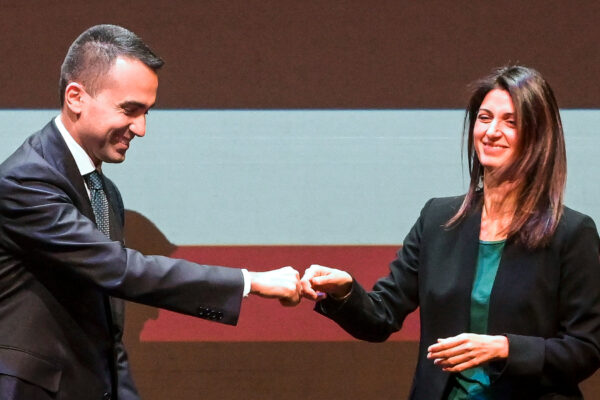 Di Maio-Raggi, nuova alleanza ‘spacca Movimento’ per bloccare Conte: e il Ministro va a pranzo con Belloni