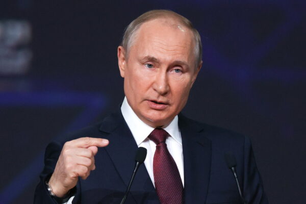 Putin chiude il gas all’Europa, lo Zar crea la crisi energetica e attende la resa senza condizioni Putin chiude il gas all’Europa, lo Zar crea la crisi energetica e attende la resa senza condizioni