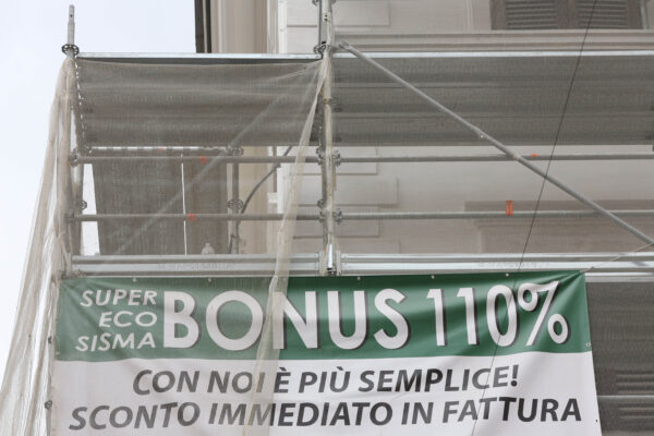 RISTRUTTURAZIONI EDILIZIE CON IL SUPERBONUS 110%, PONTEGGI, IMPALCATURE, LAVORI EDILI