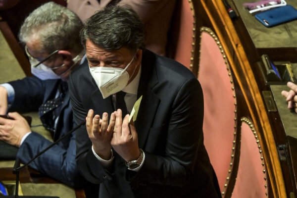 “I Pm rispondano alla legge”, Renzi attacca le toghe che violano la Costituzione