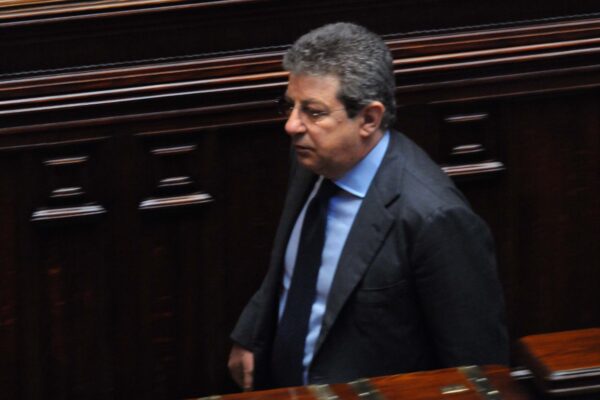 Boom di firme per Pittelli libero: “Forza Giancarlo non sei solo”