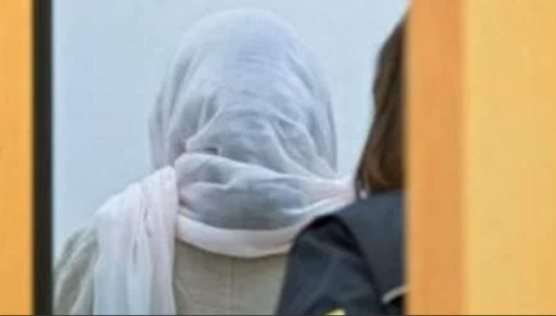 Segregata in casa dal marito e dalla suocera, donna scappa dopo 5 anni: “Mi presti il cellulare?”