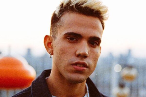 Perché AKA7even si chiama così e qual è il suo vero nome