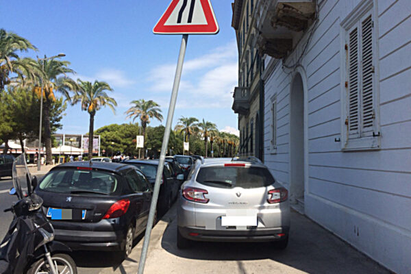 “Tanto sono cinque minuti”, così Napoli diventa sempre più invivibile